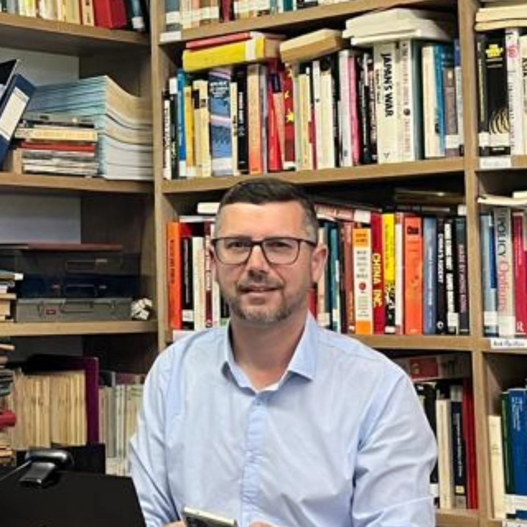 Entrevista com o Professor e Diretor Fabio De Almeida